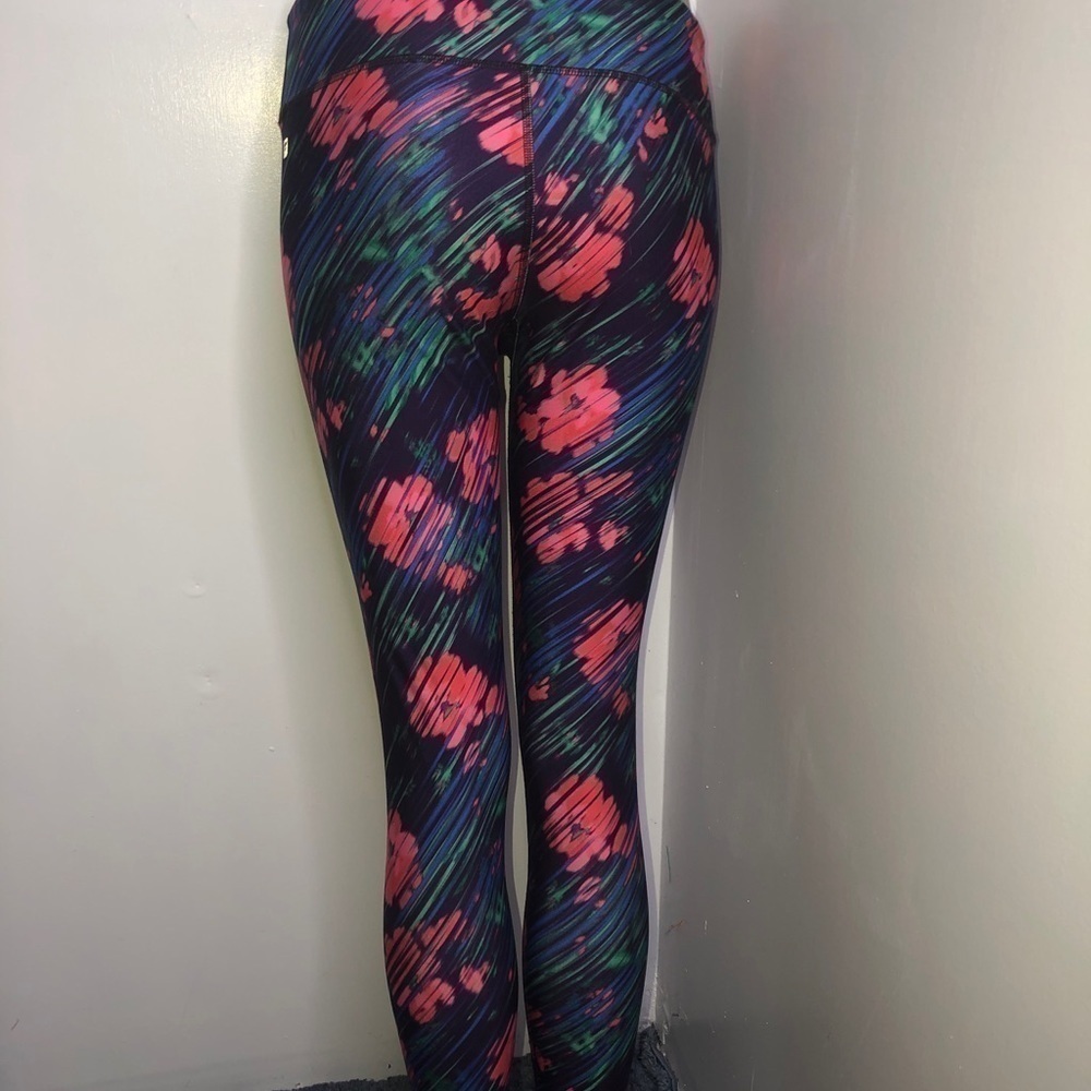 Beautiful Fabletics - Picture 6 of 11